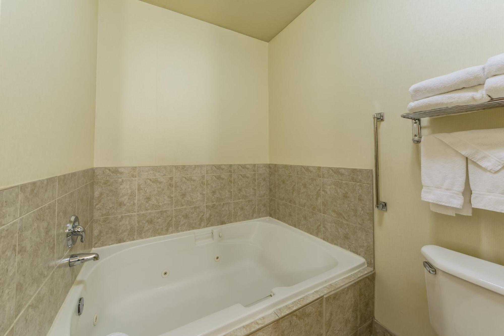 Triple Play Resort Hotel & Suites Hayden Room photo